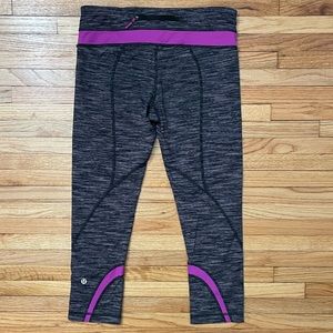 LULULEMON ATHLETICA Capri Leggings - Heather Gray with Black & Magenta
